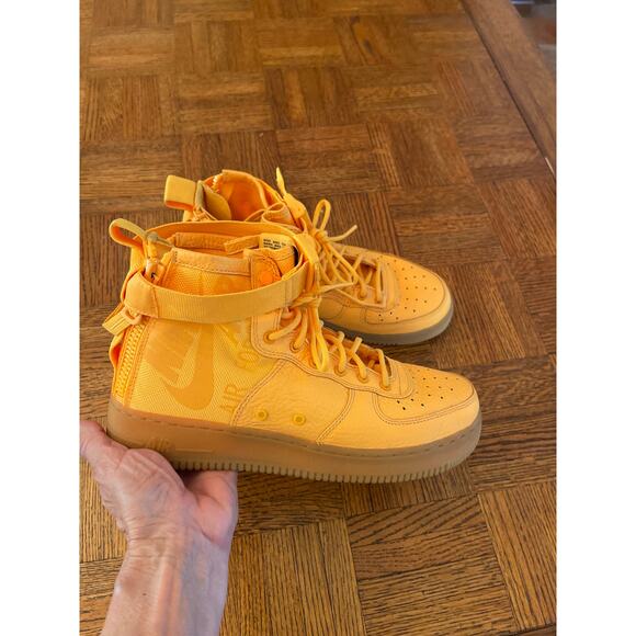 Nike SF Air Force 1 Mid \